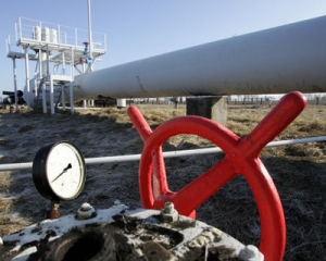 Перекачування газу через Україну до Європи продовжує скорочуватись