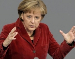 Ангела Меркель запевнила колег у парламенті, що українці і білоруси страждають від репресій