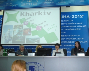 Громадський транспорт приймаючих міст на "Євро" підлаштують під вболівальників