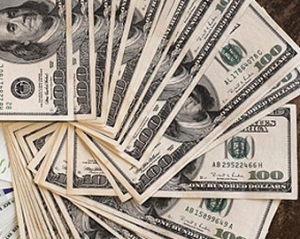 У квітні українці купили в банків $209,2 мільйона - НБУ
