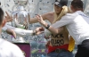 Участница FEMEN напала на Кубок Анри Делоне в центре Киева