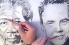 Парень рисует разные портреты двумя руками одновременно