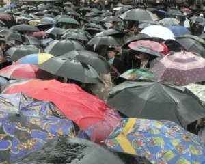 Дощова погода в Україні протримається до літа