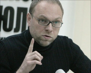 До Тимошенко знову не пускають захисників - Власенко