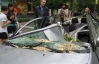 У Києві на Русанівці дерево розчавило іномарку