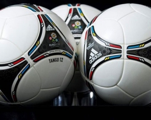 На каждый матч Евро-2012 будут выдавать по 20 мячей 