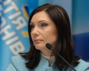 &quot;Регіонали&quot; припускають, що Тимошенко могла намалювати собі синці в туалеті