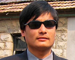 Слепого китайского диссидента наконец отпустили в США