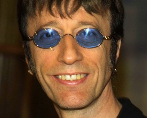 Вокалист Bee Gees Робин Гибб умер от рака кишечника