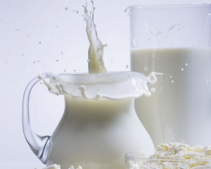 Молоко в Украине продолжает дешеветь - Минагропрод