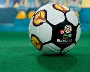 Гімн Євро-2012 довірили німкені