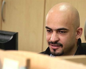 Осужденный за коррупцию чиновник продолжает свободно ходить на работу - расследование