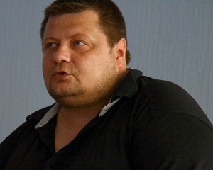 "Васильківського терориста" вигнали з суду за спів Гімну України