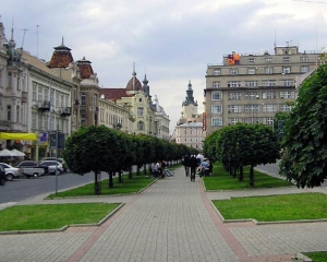 Деревья Львова оденут в европейские флаги