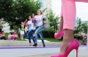 У Белграді дівчата ламали ноги заради шопінгу на 1000 євро