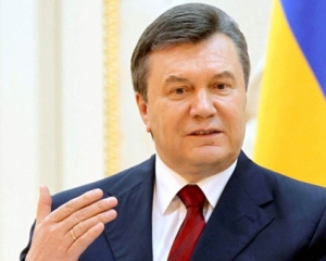 Янукович накажет чиновников, которые не отдают детей на усыновление