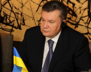 Янукович підписав закон про плаваючий акциз на паливо