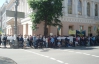 Під Раду з барабанами прийшли захисники української мови: "Геть колоністів!"