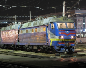 Укрзалізниця повернула лише 6 поїздів: тільки один з них нічний