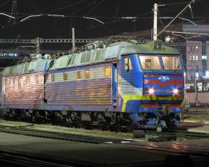 Укрзализныця вернула только 6 поездов: только один из них ночной