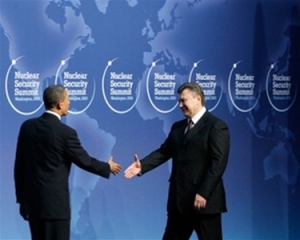 У Януковича не верят в реальность санкций США - СМИ