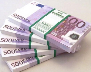 Долар подешевшав менш ніж на півкопійки, курс євро набрав 3 копійки