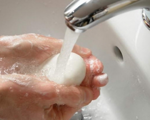 Під час Євро-2012 інфекціоністи рекомендують частіше мити руки і кип&#039;ятити воду 