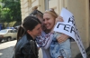 Активистку "Femen" милиционеры угощали тортом