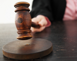 Суд відмовився встановлювати дату виборів київського мера