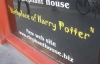 Фанаты обрисовали туалет кафе, где Роулинг писала первого Гарри Поттера
