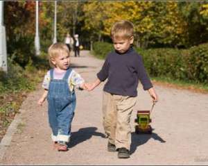 Украинские родители привирают о хороших отношениях с детьми - опрос