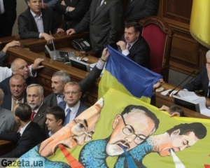 Не всі "регіонали" голосуватимуть за мовний закон