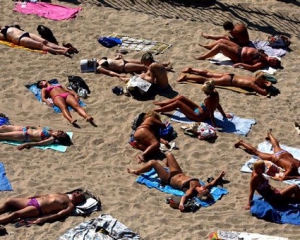 Київська влада вирішила проблему з пляжами: заборонила купатися