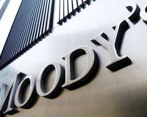 Moody&#039;s понизило рейтинги трем крупным украинским банкам