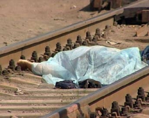 У Криму потяг насмерть збив чоловіка з дитиною