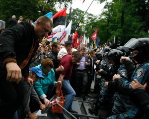 Защитники украинского языка пошли на Майдан