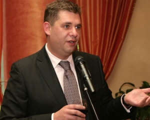 "Ми ж не можемо їх повісити чи розстріляти" - Двох "мовних" зрадників вигнали із НУ-НС