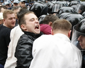Мітинг проти "мовного" закону дійшов до Майдану і прорвався у фанзону Евро-2012