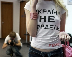 Янукович: Проблема проституції в Україні перебільшена