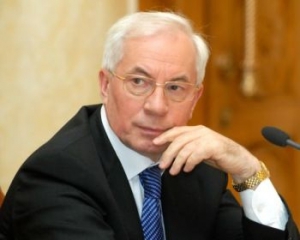 Азаров побідкався, що не отримав на Євро-2012 жодного центу