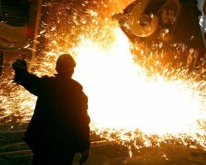 Україна може вилетіти з десятки найбільших виробників сталі - експерт