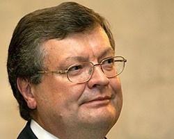 "Не МИД решает вопросы, которые должны решаться в правовой плоскости" - Грищенко