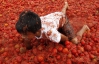 Колумбійці розчавили своїми тілами 15 тонн помідорів