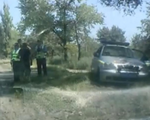 Донецкий гаишник пообещал "отшлепать" водителя дубинкой