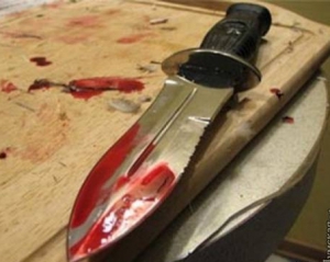 На Запоріжжі чоловік зарізав дружину і вбив себе будівельно-монтажним інструментом