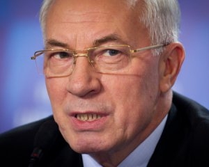 До Азарова дійшло, що &quot;геніальність&quot; медреформи в Україні ніхто не розуміє