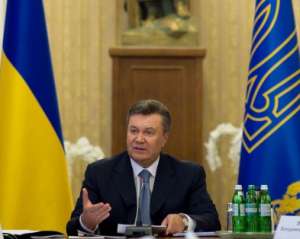 Янукович пообіцяв не переписувати Конституцію під себе