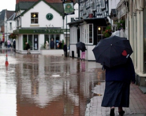 Сильные проливные дожди затопили север Англии
