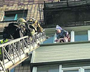 74-річна маріупольчанка вижила, впавши з 8-го поверху