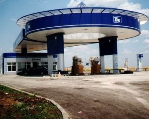 Кожна третя АЗС у Тернополі та Хмельницькому торгує підозрілим паливом - дослідження